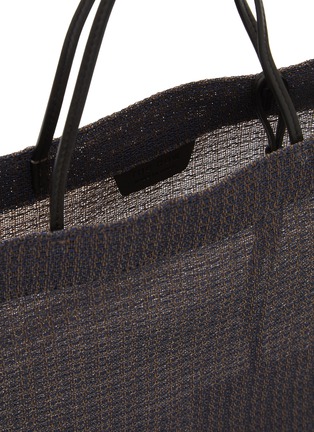 细节 - 点击放大 - THE ROW - Mini Barn Woven Mesh Tote Bag