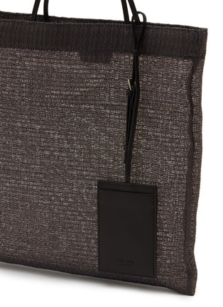 细节 - 点击放大 - THE ROW - Mini Barn Woven Mesh Tote Bag