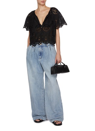 模特儿示范图 - 点击放大 - Matteau Swim - Broderie Anglaise Cotton Blouse