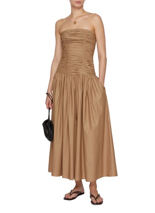 模特儿示范图 - 点击放大 - Matteau Swim - Strapless Drop Waist Cotton Dress