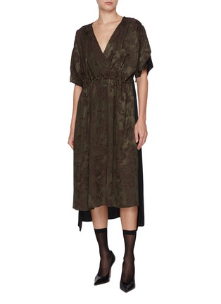 模特儿示范图 - 点击放大 - MM6 MAISON MARGIELA - Convertible Floral Jacquard Gathered Sleeve Midi Dress