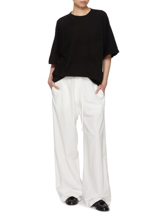 模特儿示范图 - 点击放大 - THE ROW - KADDY 纯棉 T 恤