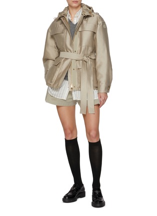 模特儿示范图 - 点击放大 - MONCLER - 腰带饰羽绒夹克