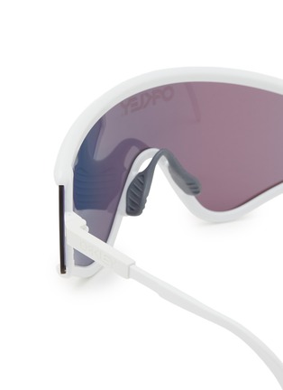细节 - 点击放大 - OAKLEY - MUZM Eyeshade Prizm Single Lens Sunglasses
