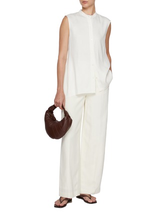 模特儿示范图 - 点击放大 - THEORY - Asymmetrical Sleeveless Shirt