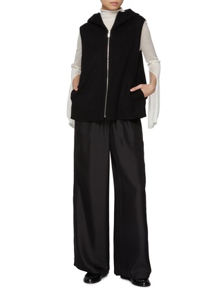 模特儿示范图 - 点击放大 - THEORY - Slit Sleeve Turtleneck Knit Top