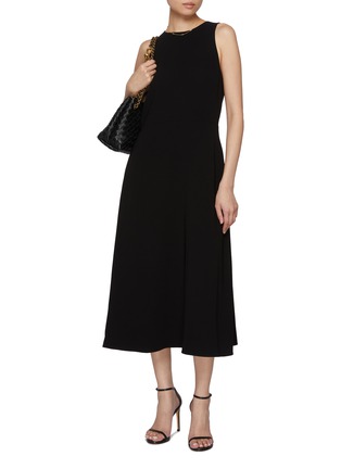 模特儿示范图 - 点击放大 - THEORY - Sleeveless Crewneck A-Line Midi Dress