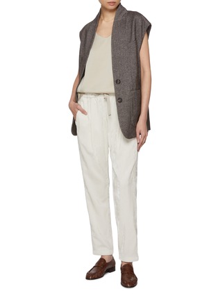 模特儿示范图 - 点击放大 - HERNO - V-Neck Sleeveless Top