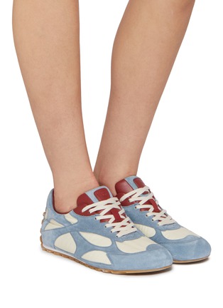 模特儿示范图 - 点击放大 - BOTTEGA VENETA - 女款 ORBIT 系带运动鞋