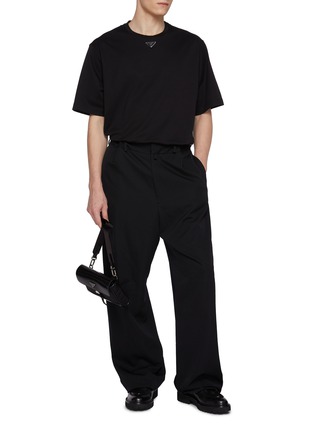 模特儿示范图 - 点击放大 - PRADA - Centre Emblem Cotton T-Shirt