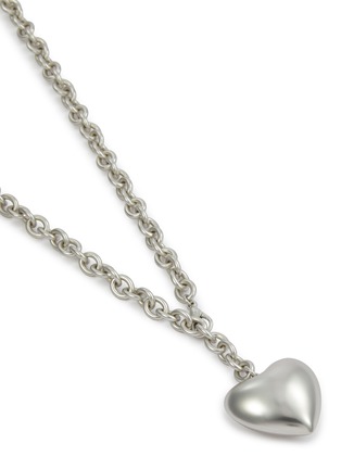 细节 - 点击放大 - ROXANNE ASSOULIN - Puffy Heart Silve Pleated Brass Necklace