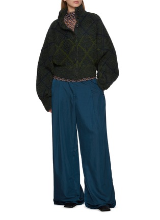 模特儿示范图 - 点击放大 - DRIES VAN NOTEN - Tifna Chequered Knit Cardigan