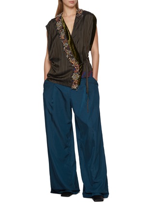 模特儿示范图 - 点击放大 - DRIES VAN NOTEN - CLEMATIA 仿钻刺绣上衣