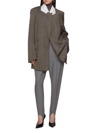 模特儿示范图 - 点击放大 - DRIES VAN NOTEN - BLINK 条纹羊毛西装外套