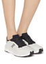 模特儿示范图 - 点击放大 - ON - Cloudzone Women's Sneakers