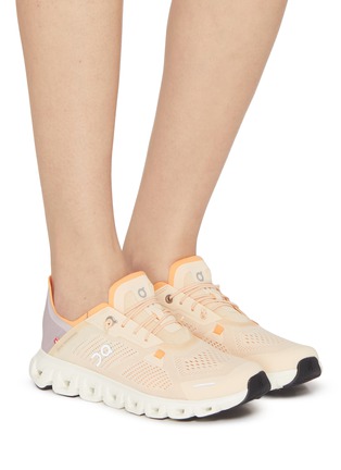 模特儿示范图 - 点击放大 - ON - Cloud 6 Coast Women's Sneakers