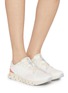 模特儿示范图 - 点击放大 - ON - Cloud X 4 Women's Sneakers