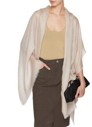 模特儿示范图 - 点击放大 - LANE’S - The New H Modal Silk Cashmere Shawl