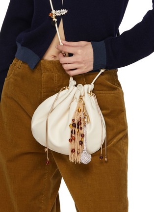 模特儿示范图 - 点击放大 - ROSANTICA - Nodo Crystal Bag Charm