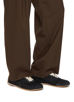 模特儿示范图 - 点击放大 - BOTTEGA VENETA - Orbit Suede Men's Ballet Sneakers