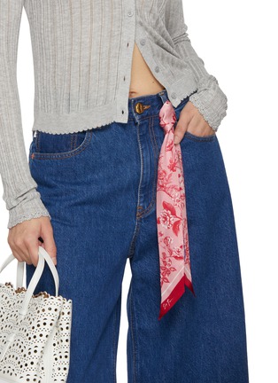 正面 -点击放大 - ST. PIECE - BLAIR 花卉图案丝巾