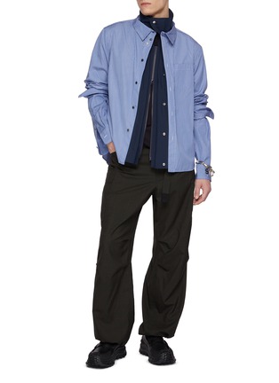 模特儿示范图 - 点击放大 - SACAI - Layered Striped Shirt