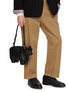模特儿示范图 - 点击放大 - THOM BROWNE - Bear Baguette Pebble Grain Leather  Bag