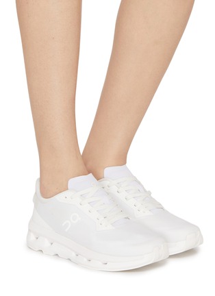 模特儿示范图 - 点击放大 - ON - Cloudzone Women's Sneakers