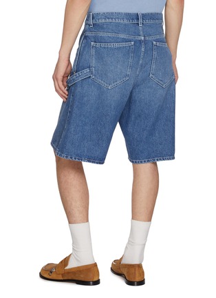 背面 - 点击放大 - JW ANDERSON - Twisted Light Wash Denim Workwear Shorts