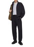 模特儿示范图 - 点击放大 - STUDIO NICHOLSON - Pleated Curved Tapered Wool Pants