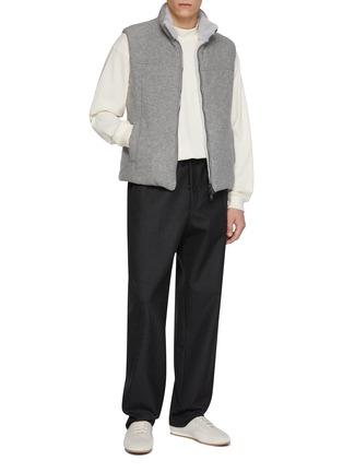 模特儿示范图 - 点击放大 - FABIO GAVAZZI - Reversible  Sculpted Mink Cashmere Jersey Vest