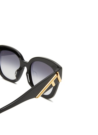 细节 - 点击放大 - FENDI - FENDI FIRST 方框太阳眼镜