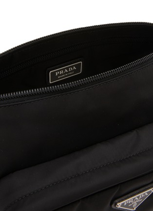 细节 - 点击放大 - PRADA - Medium Tessuto Logo Plaque Re-Nylon Shoulder Bag