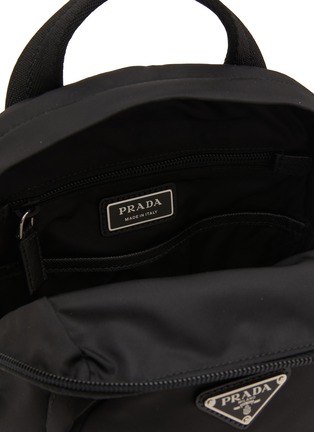 细节 - 点击放大 - PRADA - Tessuto Logo Plaque Re-Nylon Backpack