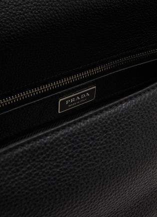 细节 - 点击放大 - PRADA - Logo Plaque Leather Shoulder Bag