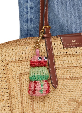 正面 -点击放大 - ANYA HINDMARCH - Sea Urchin Raffia Bag Charm