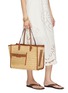 模特儿示范图 - 点击放大 - ANYA HINDMARCH - Raffia Eco Leather Pocket Tote