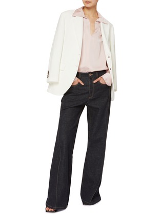 模特儿示范图 - 点击放大 - VINCE - 翻领喇叭袖衬衫