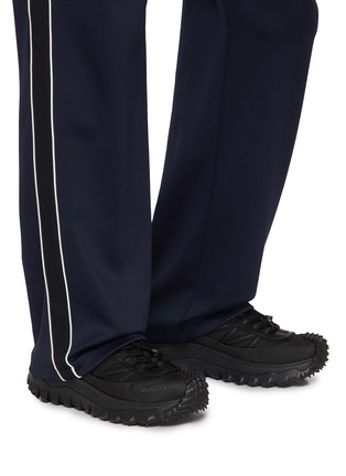 模特儿示范图 - 点击放大 - MONCLER - 男款 TRAILGRIP GTX 运动鞋