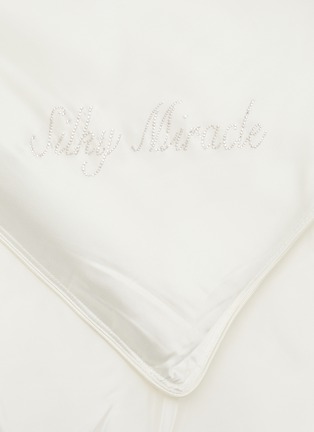 细节 –点击放大 - SILKY MIRACLE - Pure Four Season Queen Size Silk Duvet Filler — White