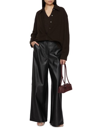模特儿示范图 - 点击放大 - ARCH4 - NEW BONNIE 针织衬衫
