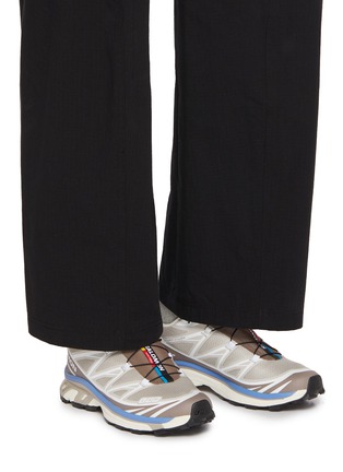 模特儿示范图 - 点击放大 - SALOMON - XT-6 Low Top Men's Sneakers