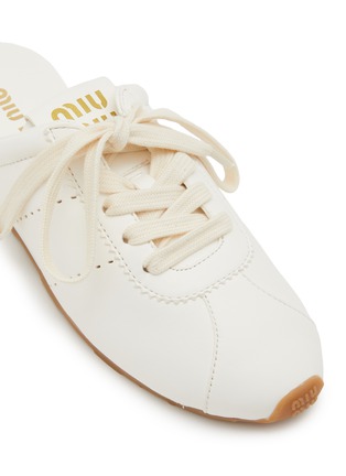 细节 - 点击放大 - MIU MIU - Plume Leather Mules