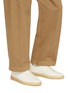 模特儿示范图 - 点击放大 - HENDERSON - Lace Up Pebbled Deer Leather Men's Sneakers