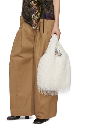 模特儿示范图 - 点击放大 - DRIES VAN NOTEN - Fringes Shopper Tote