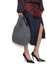 模特儿示范图 - 点击放大 - DRIES VAN NOTEN - Fringes Shopper Tote