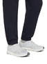 模特儿示范图 - 点击放大 - ON - Cloud 6 Low Top Men's Sneakers