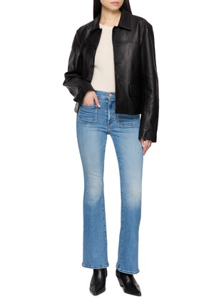 模特儿示范图 - 点击放大 - MOTHER - The Lil Patch Pocket Weekender Denim Jeans