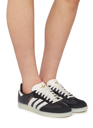 模特儿示范图 - 点击放大 - ADIDAS - 女款 SAMBA OG W 系带运动鞋