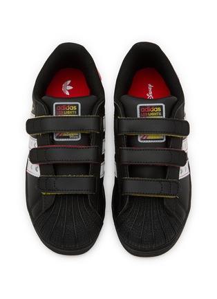 模特儿示范图 - 点击放大 - ADIDAS - X Disney Superstar LED Lights Kids' Sneakers